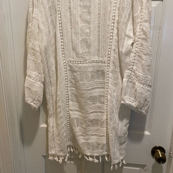 Gianni Bini White Textured Tunic cover up - Picture 3 of 4